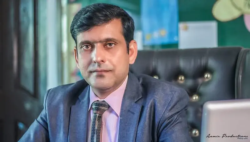 IJAZ HUSSAIN - Consultant